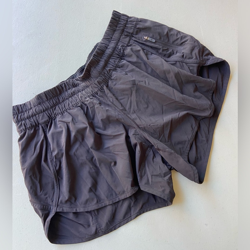 Lululemon Lined Shorts size 12 EUC
Black